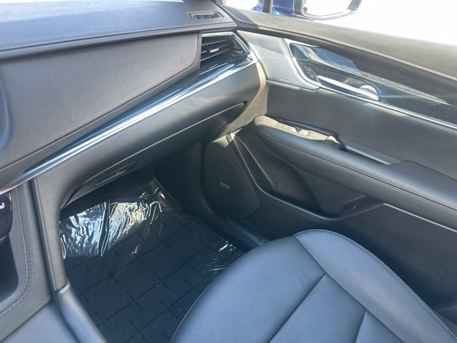 Used 2023 Cadillac XT5 Premium Luxury w/ Technology Package AWD/4WD image 13