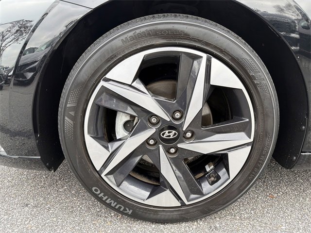 Certified 2022 Hyundai Elantra Limited image 11
