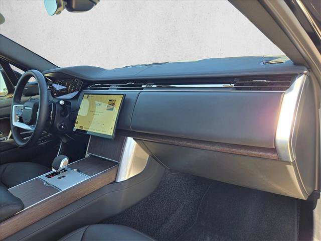Used 2025 Land Rover Range Rover SE AWD/4WD image 23
