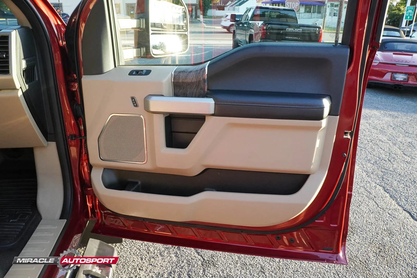 Used 2019 Ford F250 Lariat w/ Lariat Value Package AWD/4WD image 29
