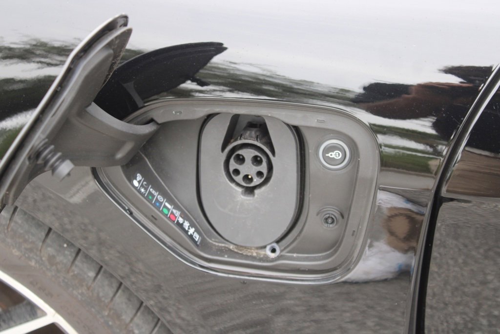 Certified 2024 Porsche Taycan image 14