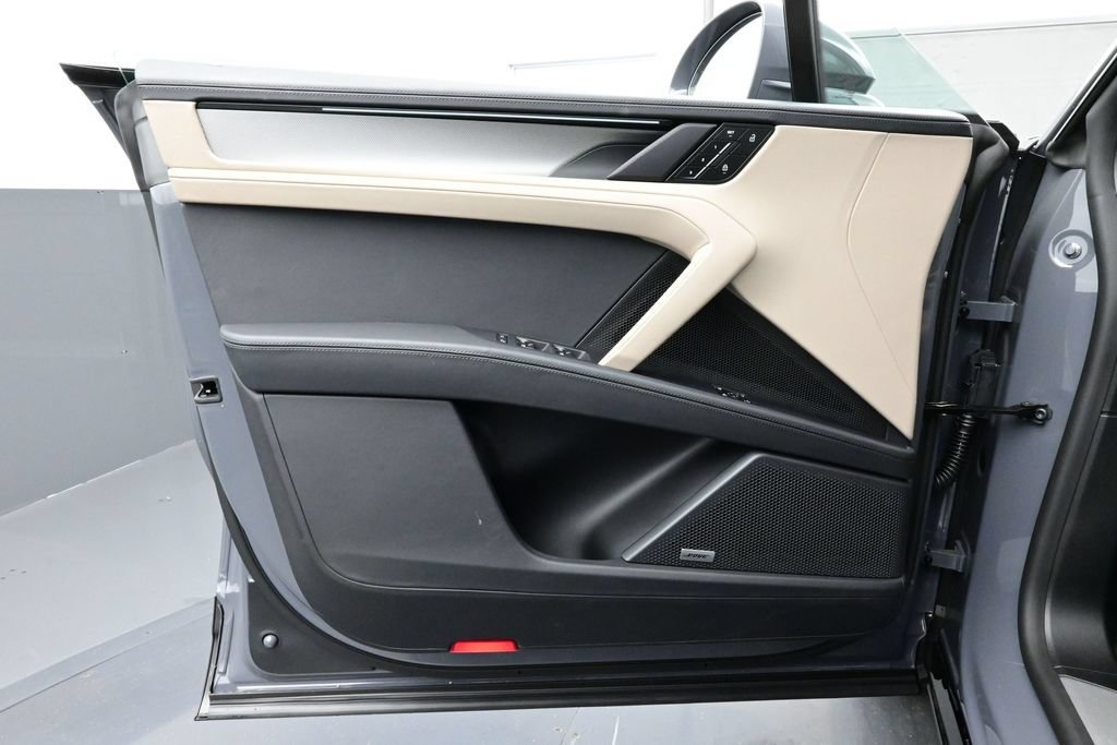 New 2026 Porsche Cayenne Electric AWD/4WD image 7