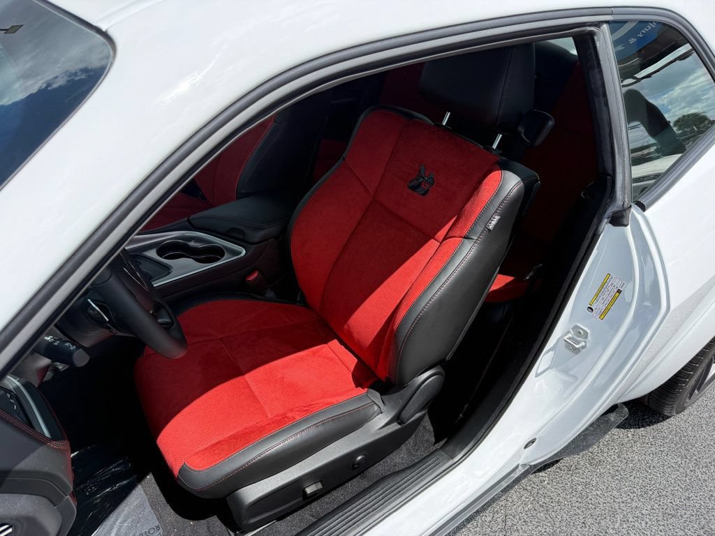 Used 2022 Dodge Challenger R/T Scat Pack RWD image 11