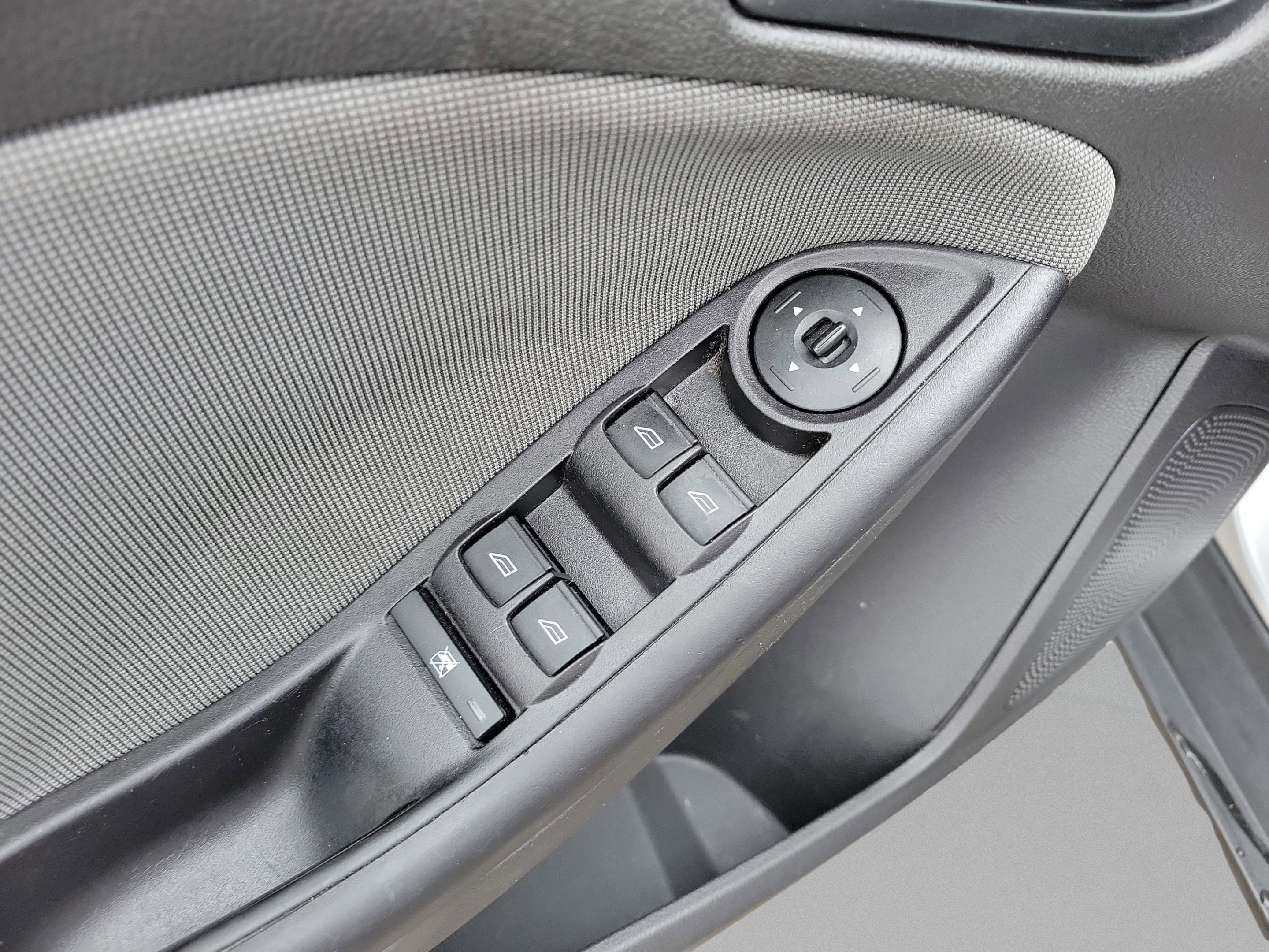 Used 2012 Ford Focus SE FWD image 21