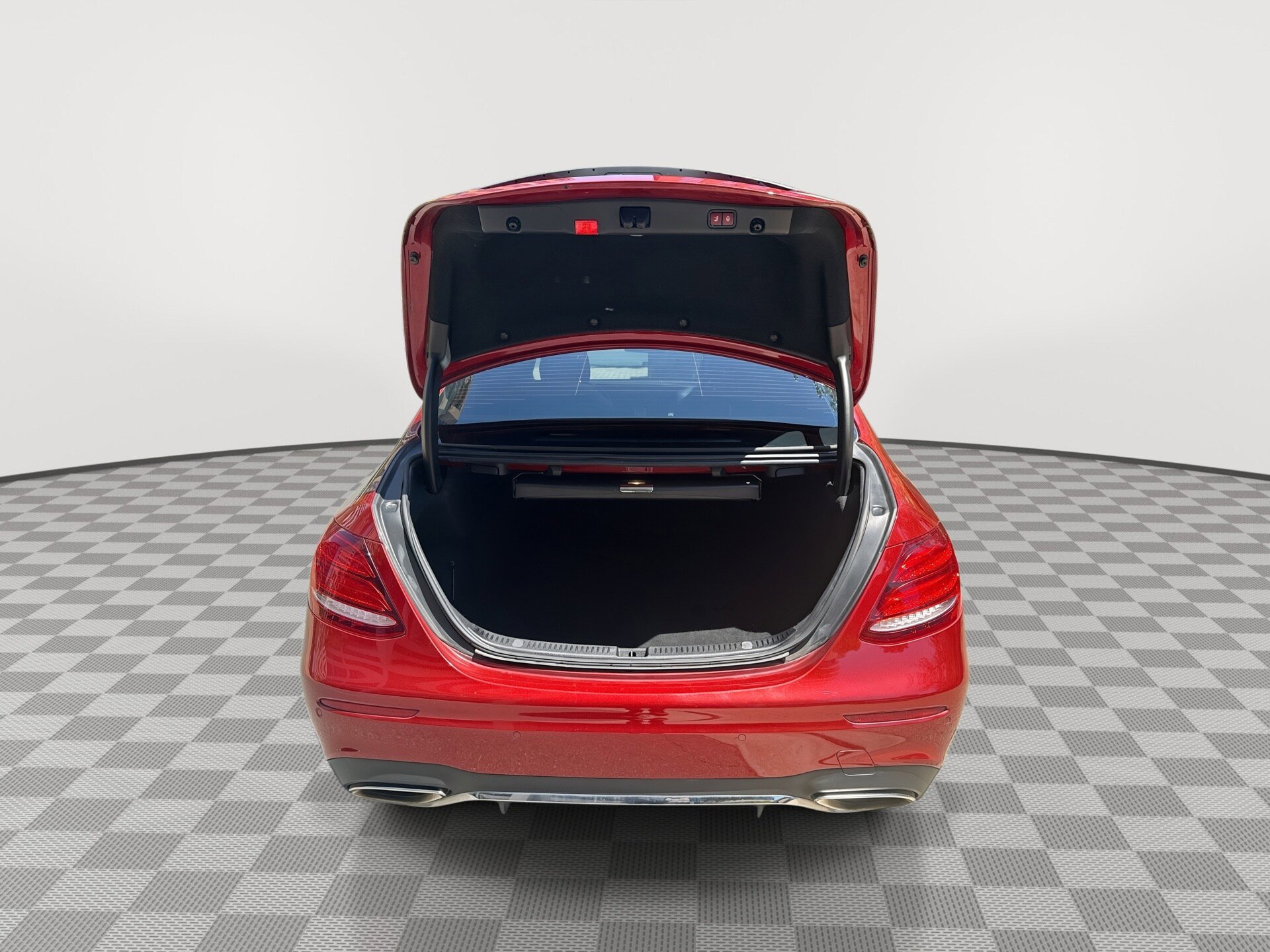 Used 2018 Mercedes-Benz E 300 w/ Premium 1 Package image 21