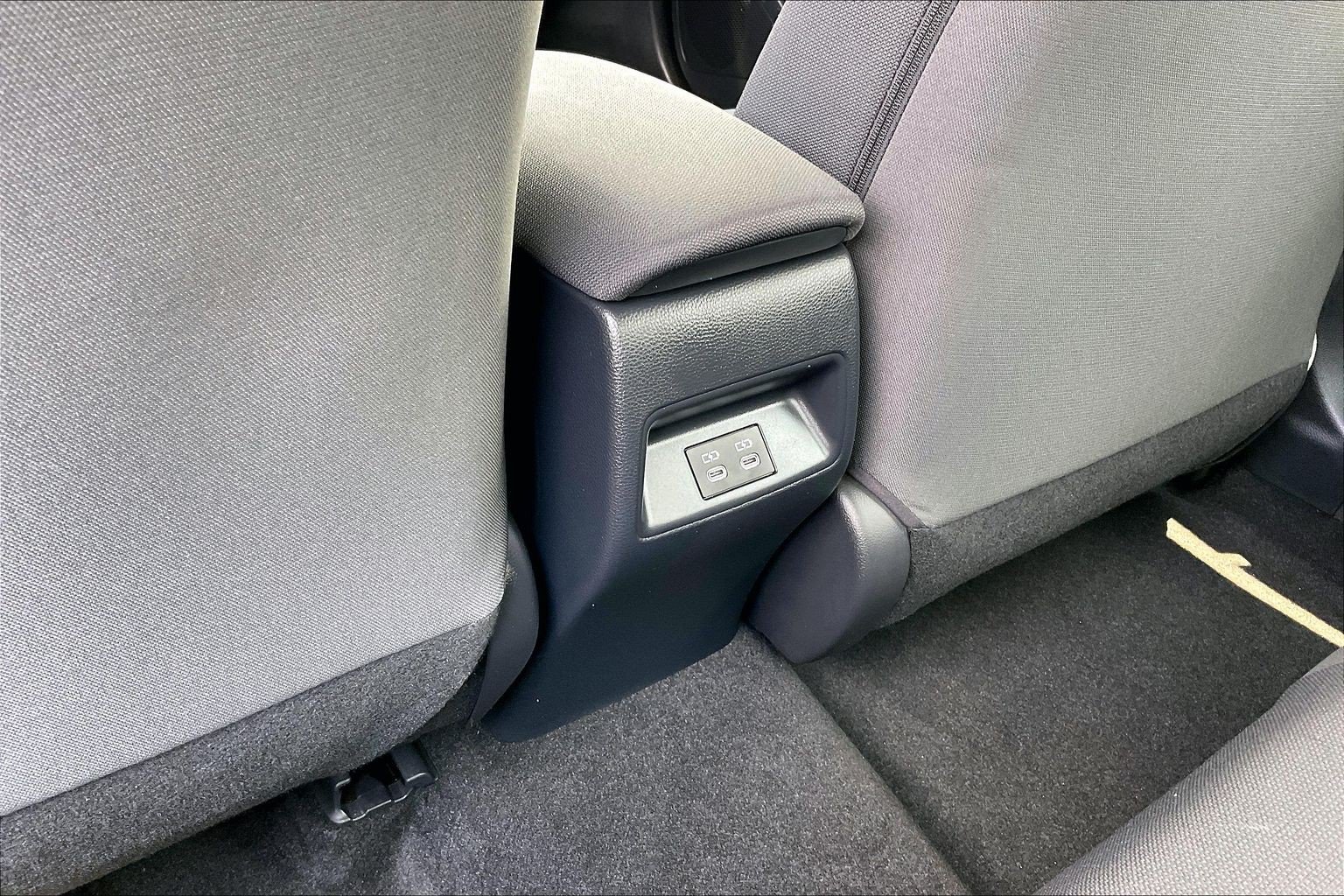 Used 2025 Toyota Corolla LE FWD image 39