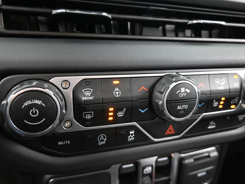 Used 2024 Jeep Gladiator Sport w/ Premium Package image 24