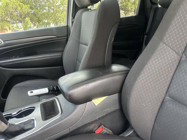 Used 2020 Jeep Grand Cherokee Laredo AWD/4WD image 20