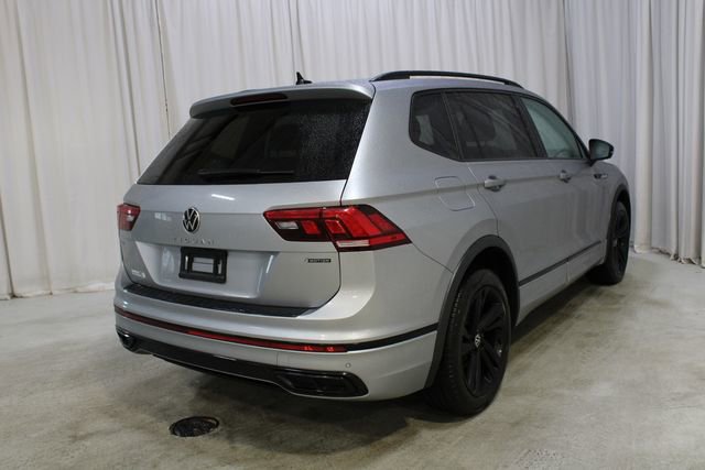Certified 2023 Volkswagen Tiguan SE R-Line image 26