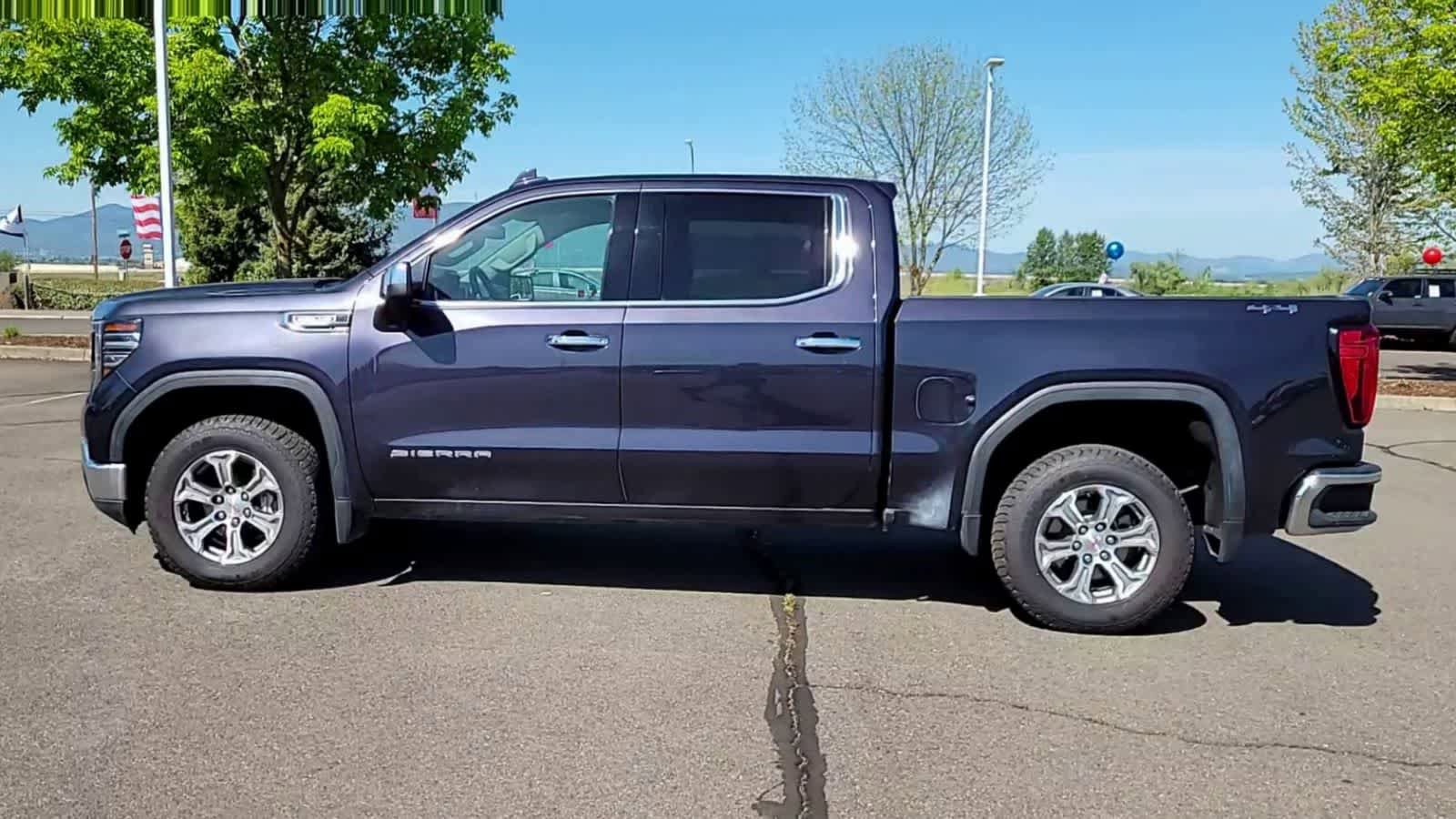 Used 2025 GMC Sierra 1500 SLT AWD/4WD image 5