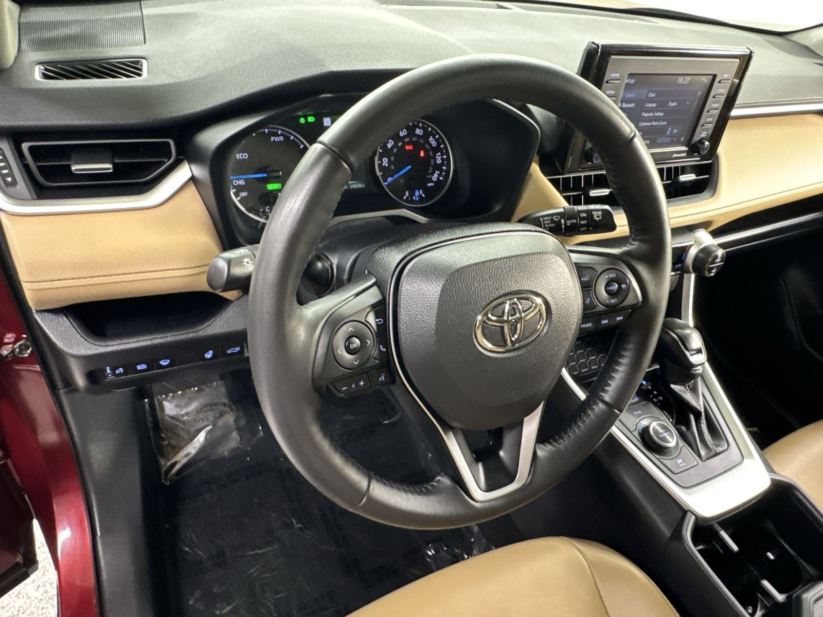 Used 2022 Toyota RAV4 XLE Premium AWD/4WD image 13