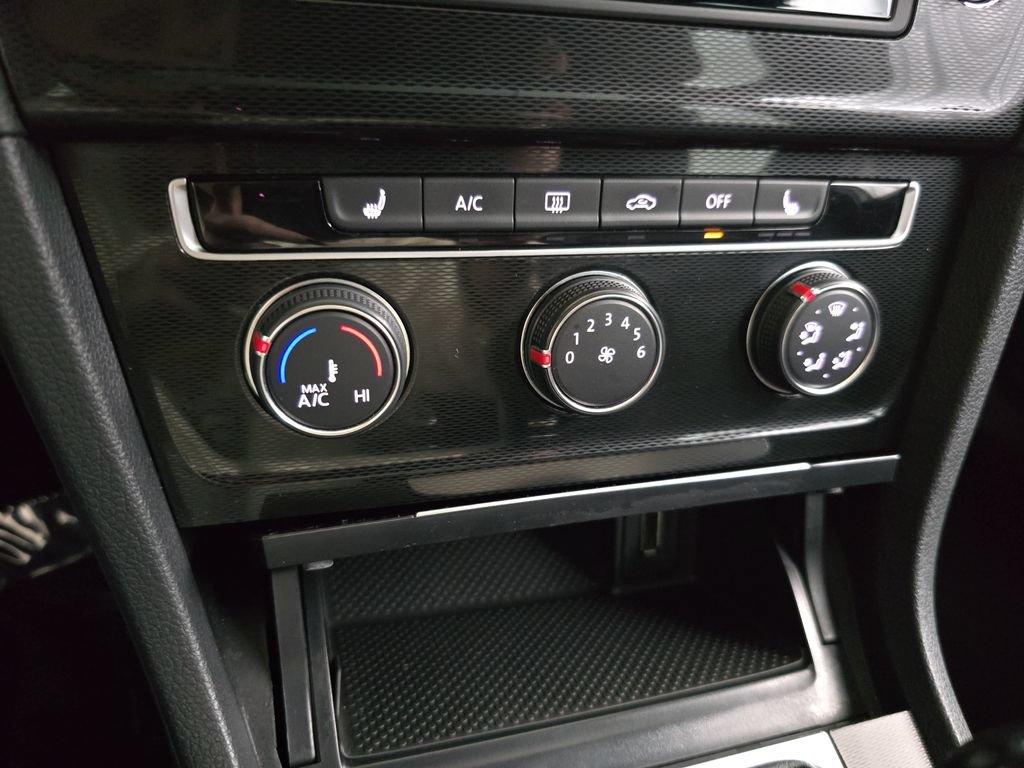 Used 2015 Volkswagen GTI SE w/ Lighting Package (SEL) FWD image 24