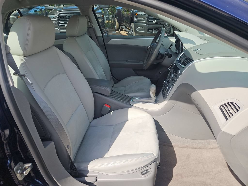 Used 2009 Chevrolet Malibu LT w/ Premium Audio Package FWD image 16