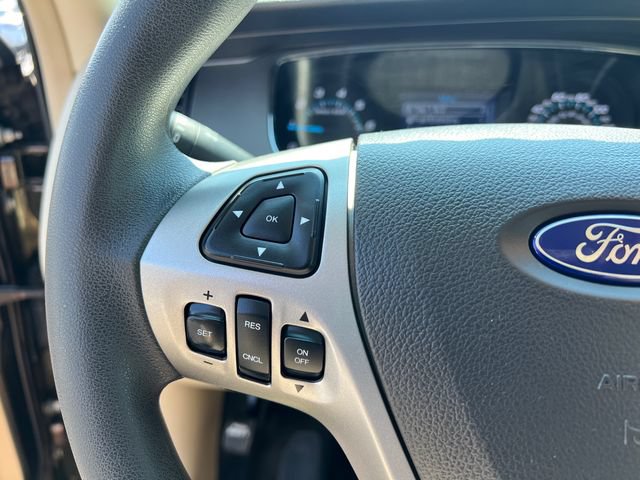 Used 2016 Ford Taurus SE FWD image 15