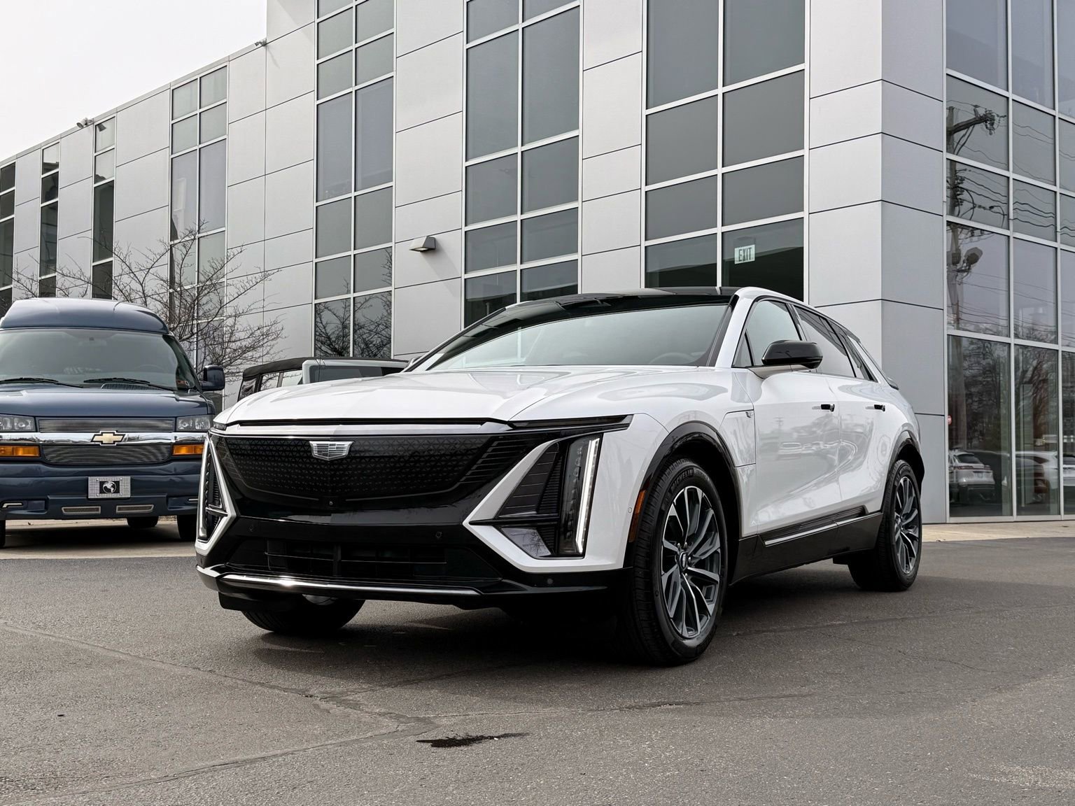 Used 2024 Cadillac Lyriq Sport video 2