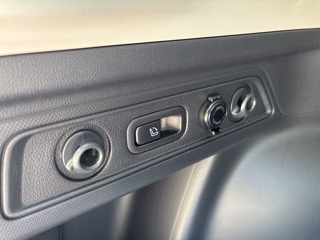 Certified 2023 Subaru Forester Limited w/ Popular Package #3 image 31