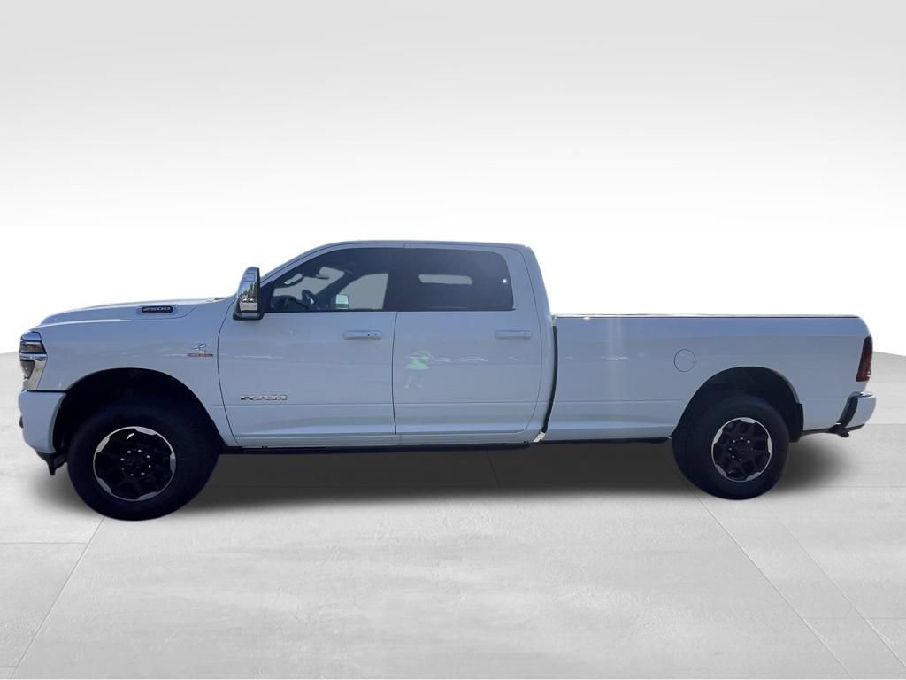 New 2026 RAM 2500 Laramie AWD/4WD image 16