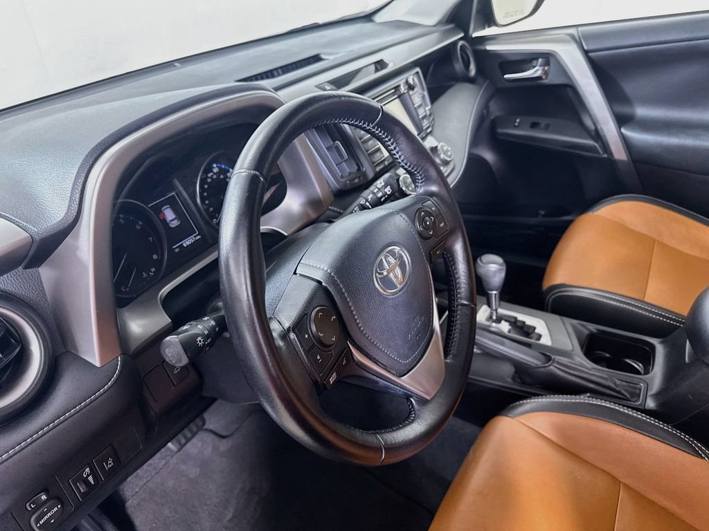 Certified 2017 Toyota RAV4 XLE FWD image 9