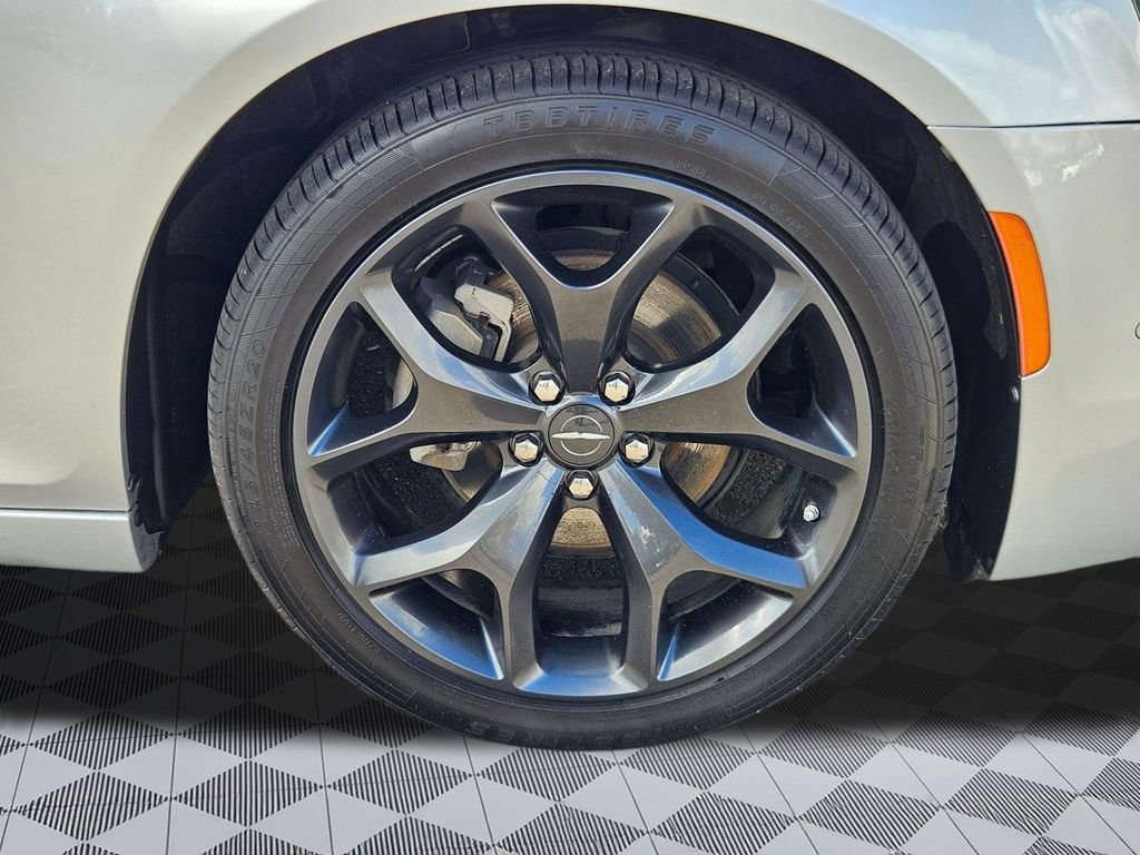 Used 2023 Chrysler 300 S image 31