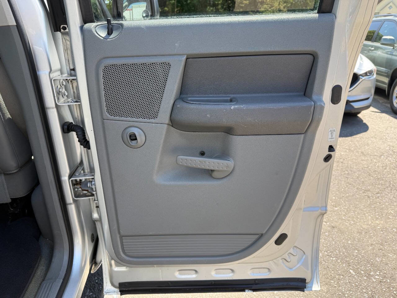 Used 2006 Dodge Ram 2500 Truck SLT AWD/4WD image 36