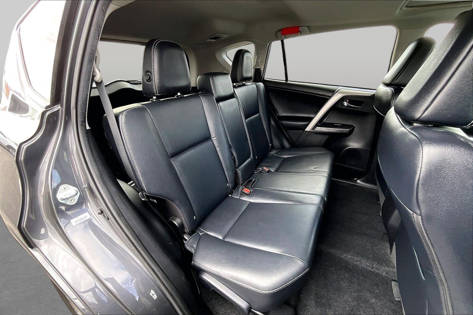 Used 2017 Toyota RAV4 Platinum w/ All Weather Liner Package FWD image 10