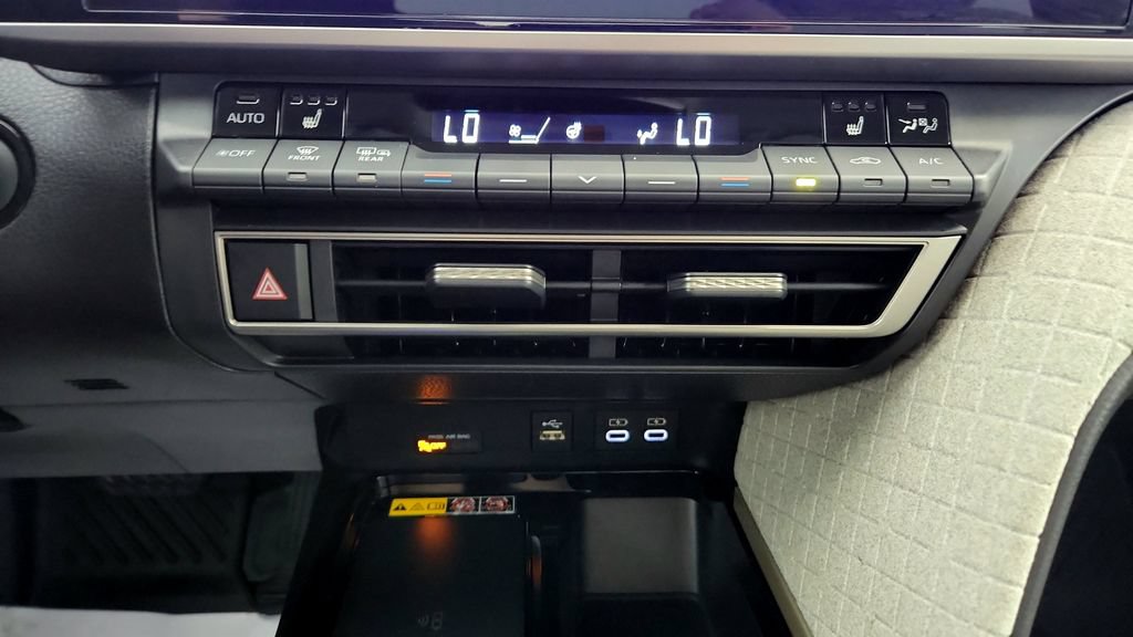 Certified 2025 Toyota Camry XLE AWD/4WD image 27