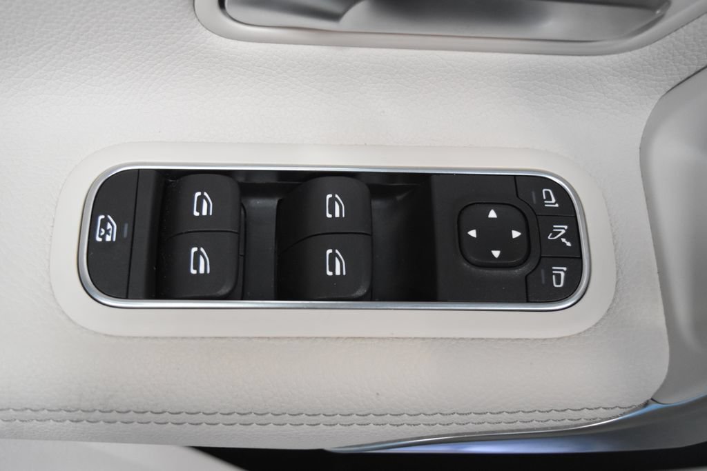 Certified 2026 Mercedes-Benz CLA 250 4MATIC image 5