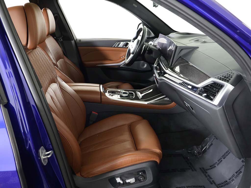 Used 2024 BMW X7 M60i w/ Executive Package image 39