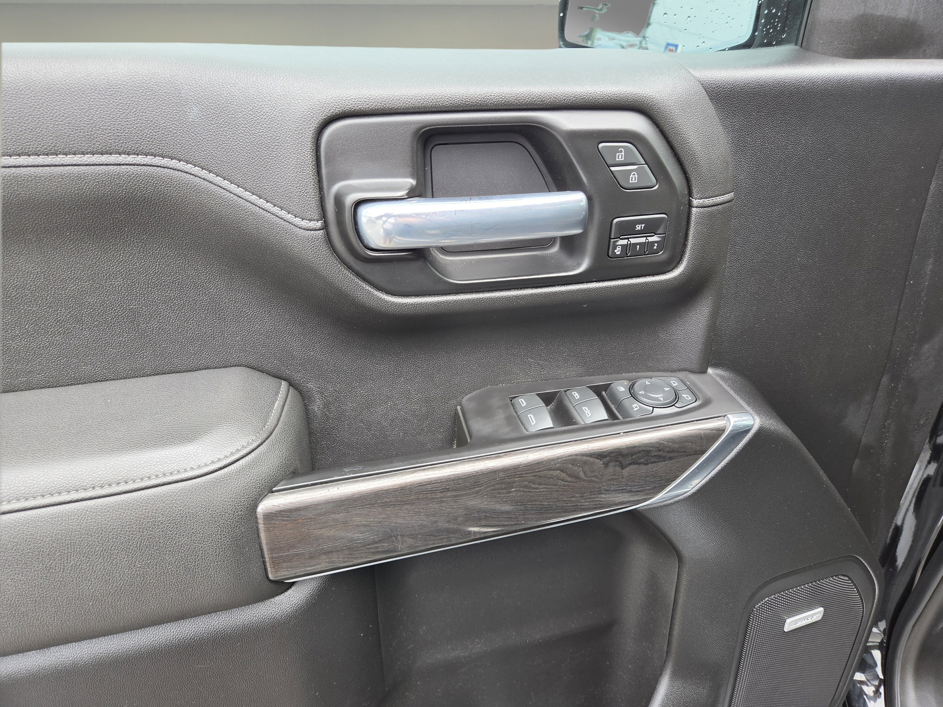 Used 2021 Chevrolet Silverado 1500 LTZ w/ LTZ Premium Package AWD/4WD image 9