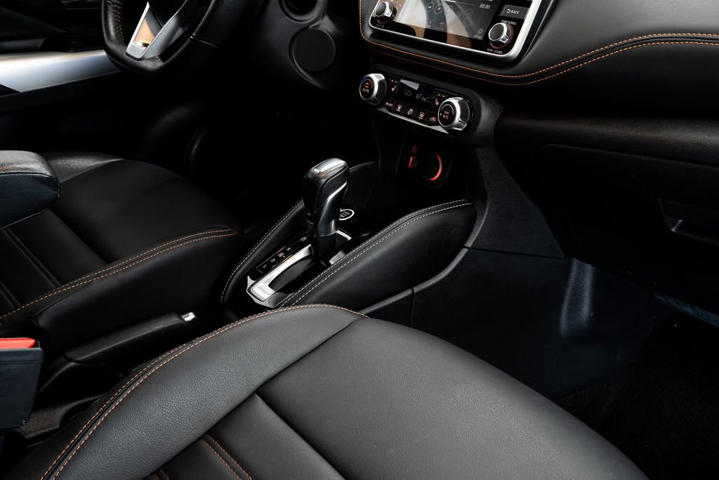 Used 2020 Nissan Kicks SR w/ SR Premium Package image 30