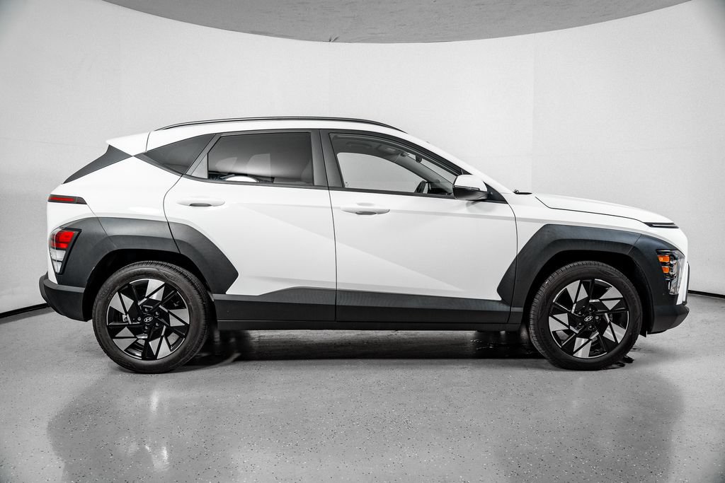 Certified 2025 Hyundai Kona SEL FWD image 3