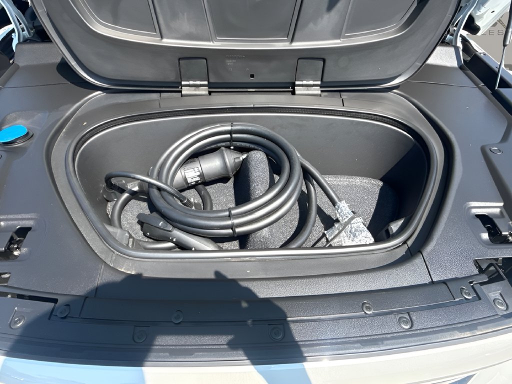 Used 2023 Volvo XC40 Recharge Plus AWD/4WD image 23