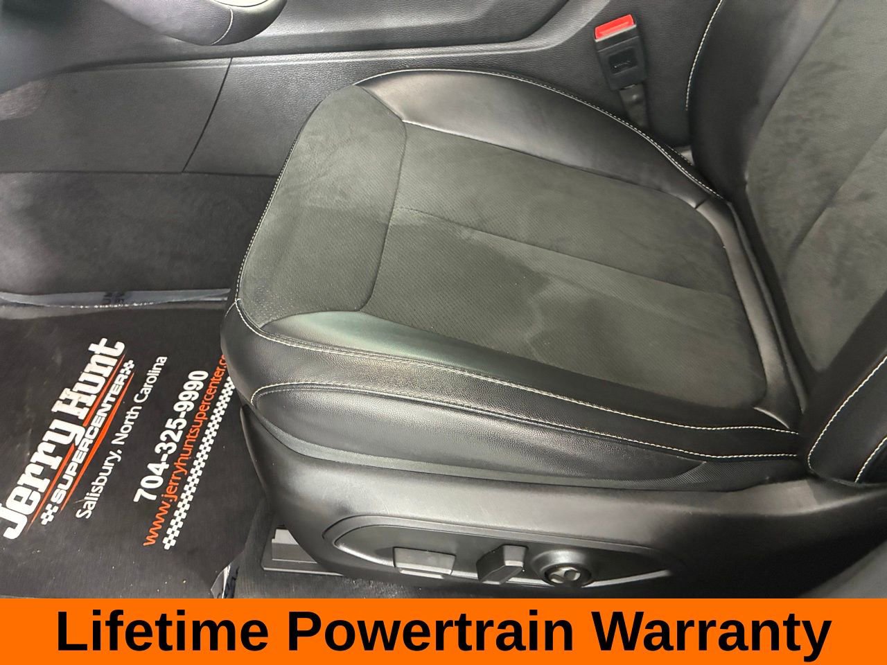 Used 2024 Jeep Grand Cherokee L Altitude image 12