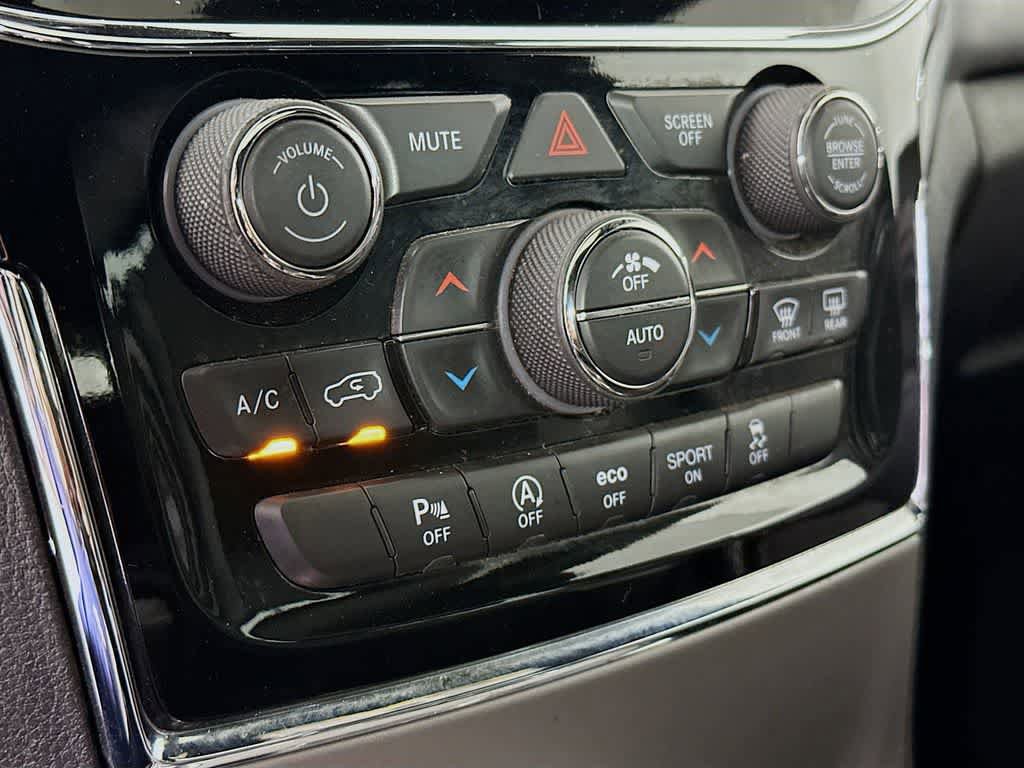 Used 2019 Jeep Grand Cherokee Altitude RWD image 17