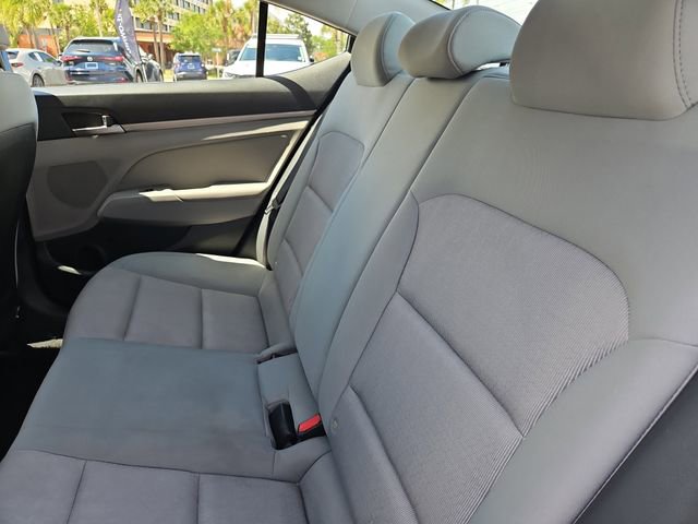 Used 2017 Hyundai Elantra SE image 12