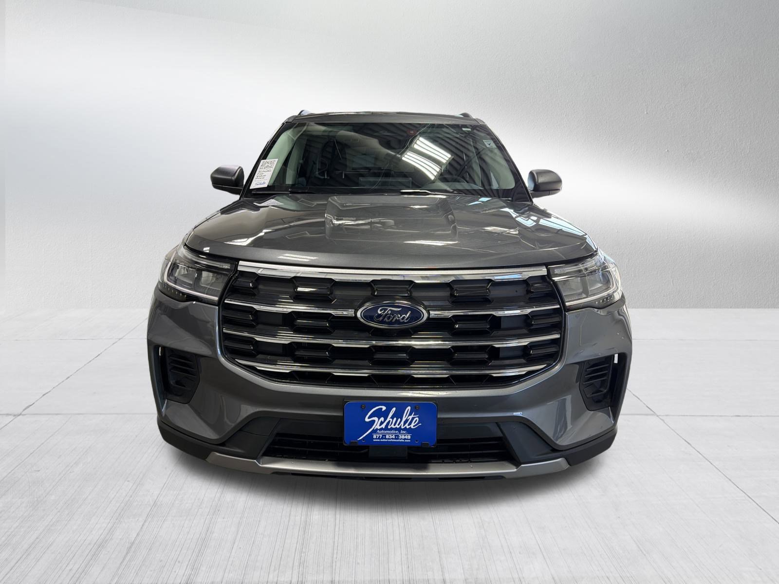 Used 2025 Ford Explorer Active image 2