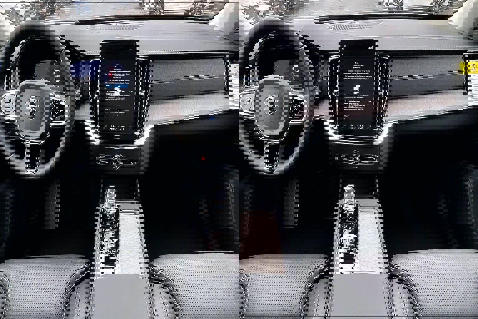 New 2026 Volvo XC90 B6 Ultra w/ Protection Package image 7