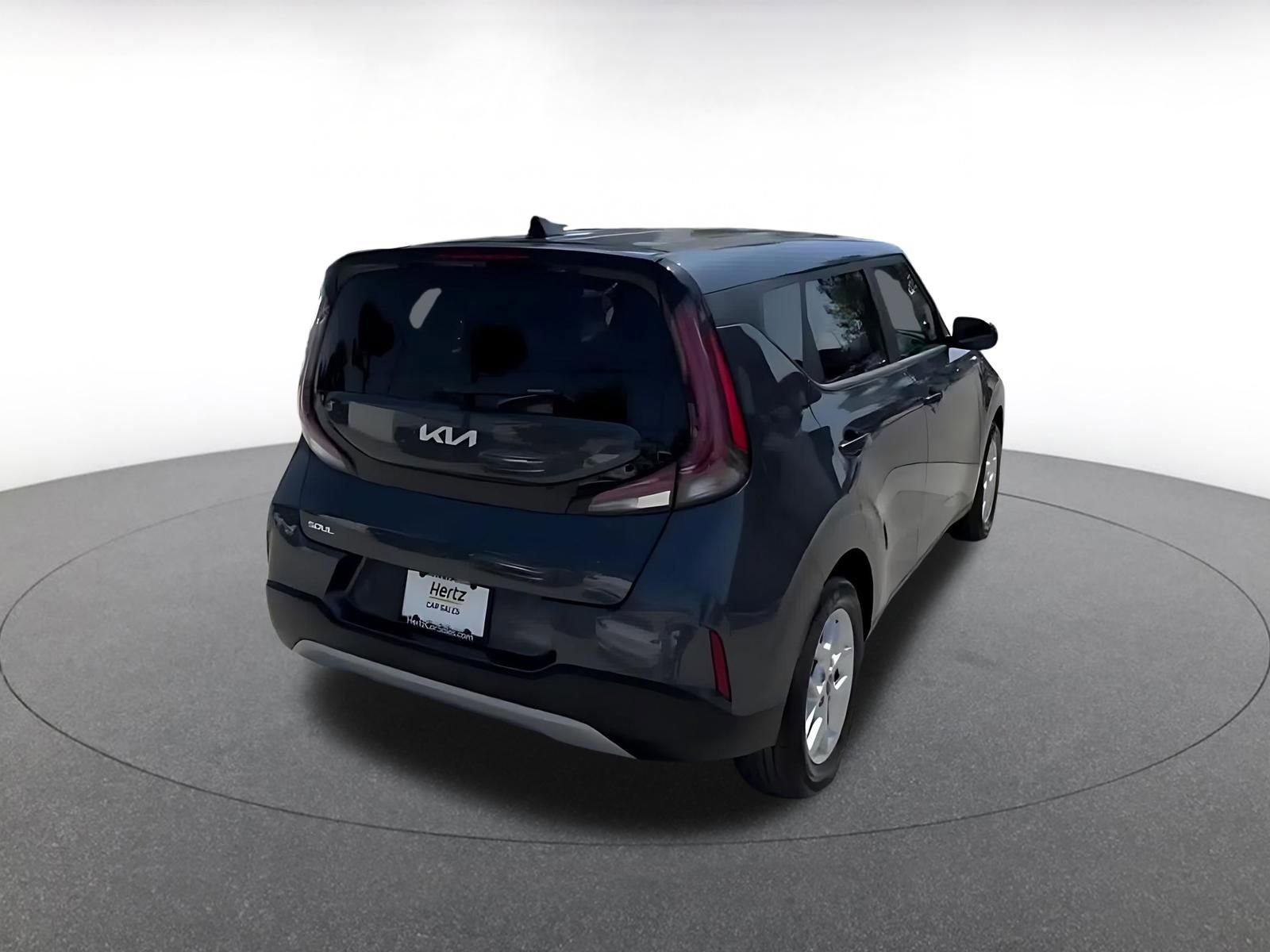 Used 2025 Kia Soul LX w/ LX Technology Package FWD image 14
