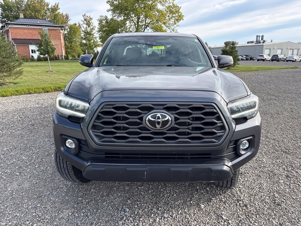 Used 2021 Toyota Tacoma TRD Off-Road w/ TRD Premium Off Road Package AWD/4WD image 2