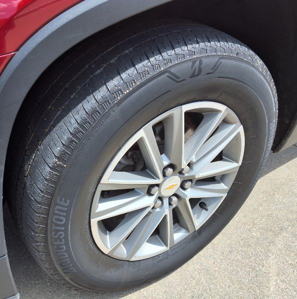 Used 2023 Chevrolet Traverse LT FWD image 21