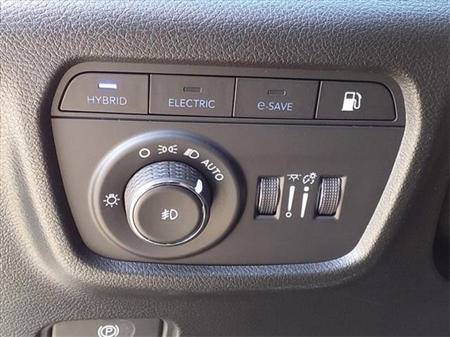 New 2022 Jeep Grand Cherokee Limited 4xe w/ Luxury Tech Group II image 19