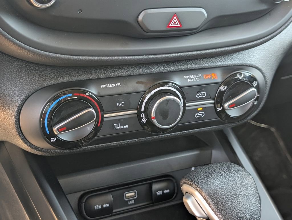 Certified 2025 Kia Soul LX image 28