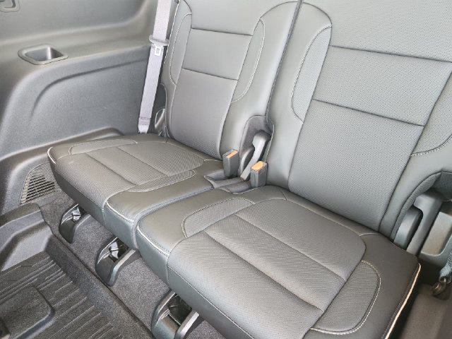 Used 2020 GMC Acadia Denali w/ Technology Package FWD image 30