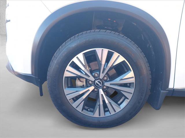 Used 2023 Nissan Rogue SV image 10