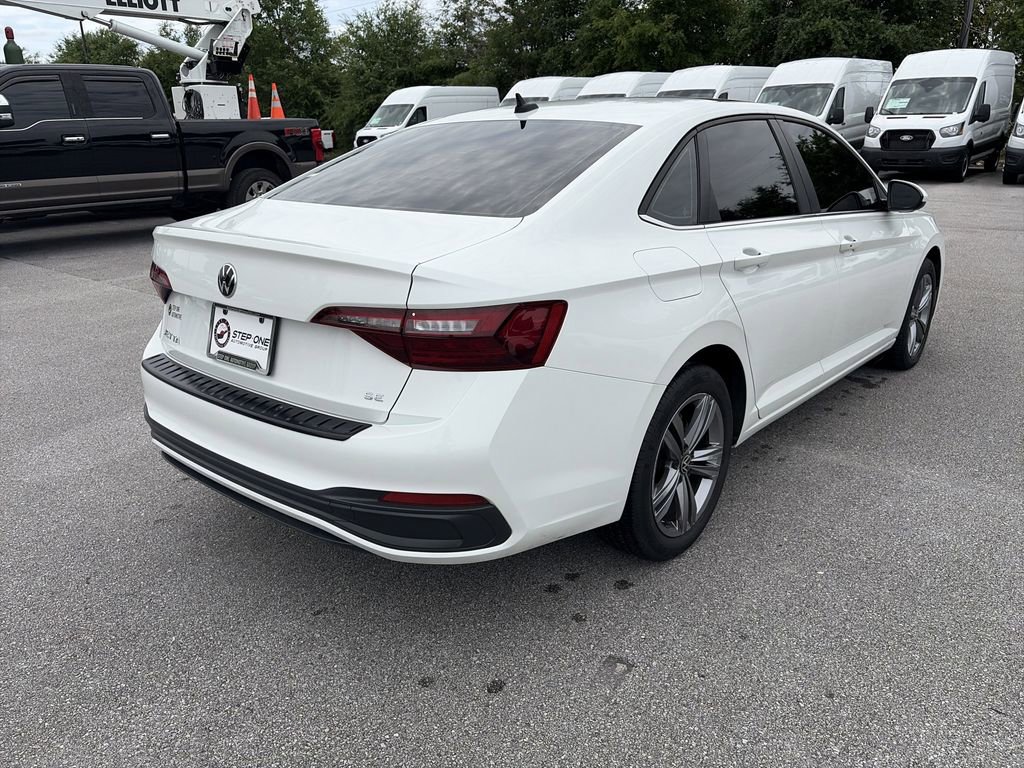 Used 2023 Volkswagen Jetta SE FWD image 7