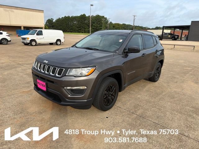 Used 2018 Jeep Compass Sport w/ Tech Group FWD image 3