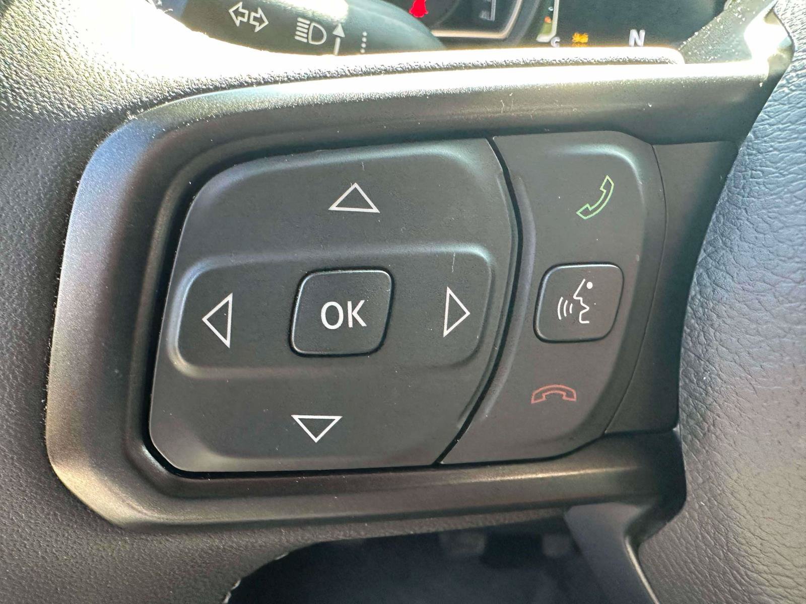 Used 2025 Jeep Wrangler Rubicon AWD/4WD image 16