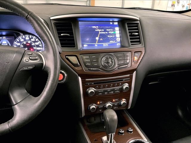 Used 2019 Nissan Pathfinder Platinum AWD/4WD image 6
