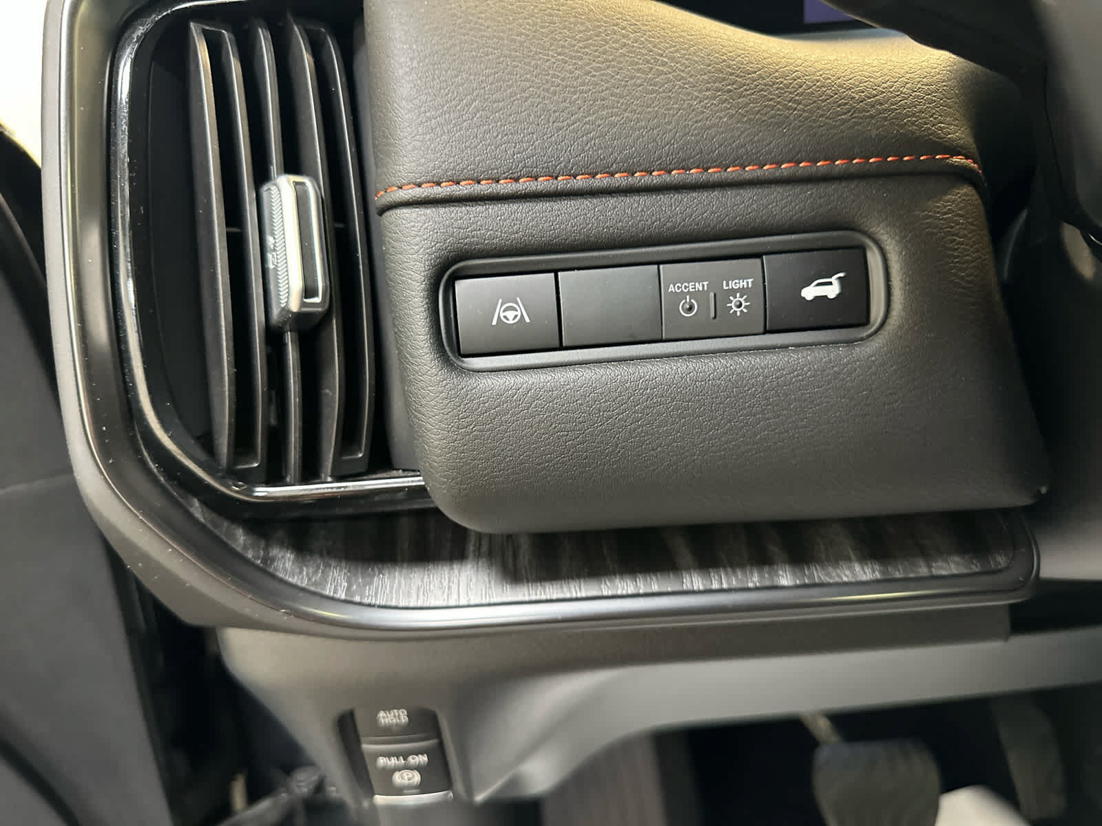 Certified 2025 Nissan Armada PRO-4X w/ Pro-4X Premium Package AWD/4WD image 22