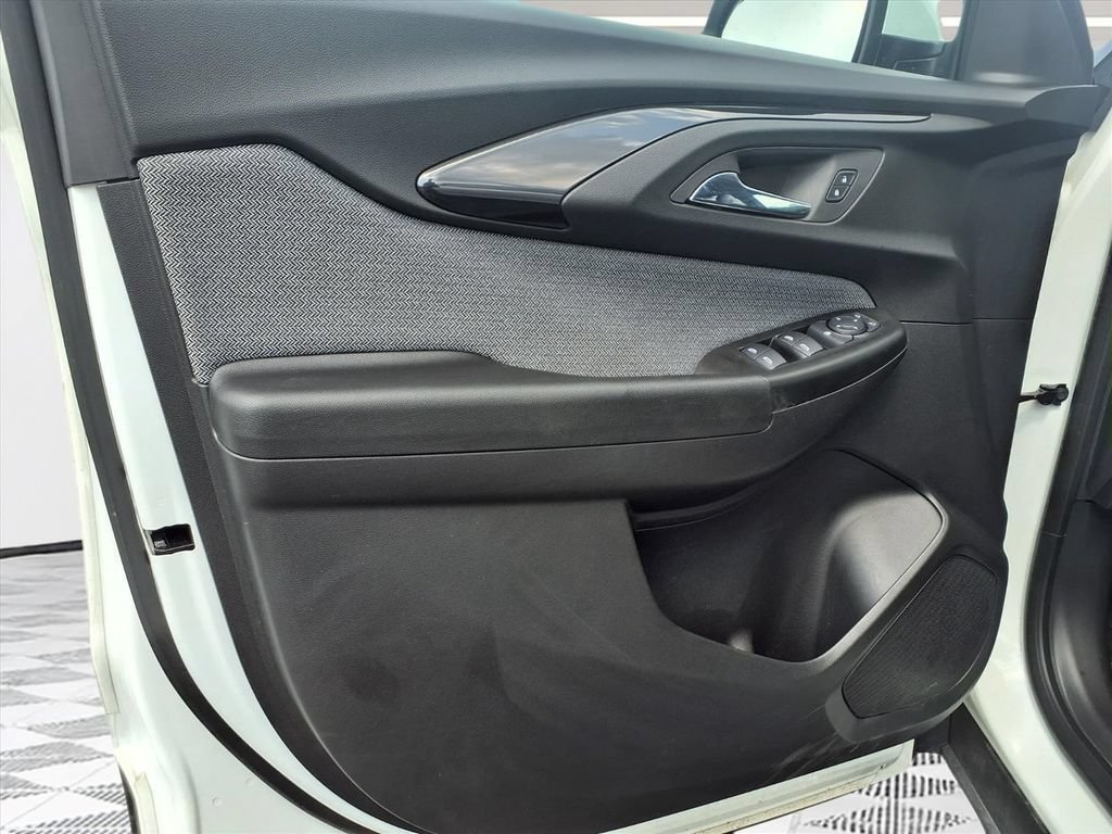 Certified 2023 Chevrolet TrailBlazer LT FWD image 12